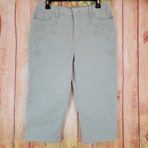 Gloria Vanderbilt Women's Amanda Slimming Green Embroidered Capri Jeans Size 12P